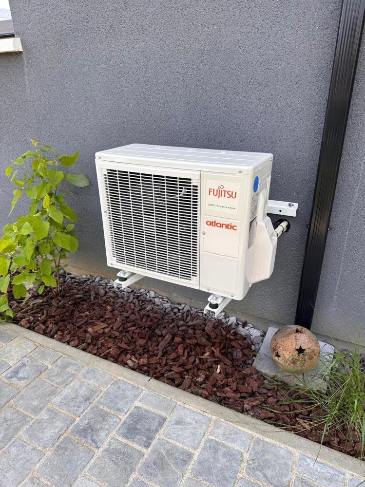 PAC air air qui produit de la climatisation